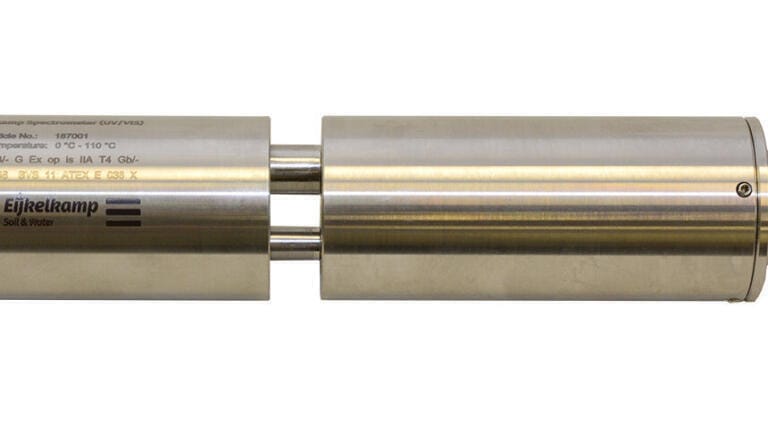 Rugged online spectrometer for water, wastewater and industrial applications